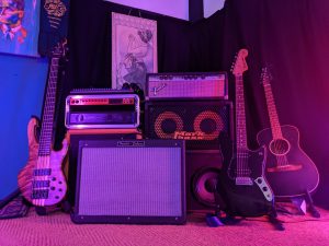 Amps and instruments at Music Rehearsal studio arcus sounds